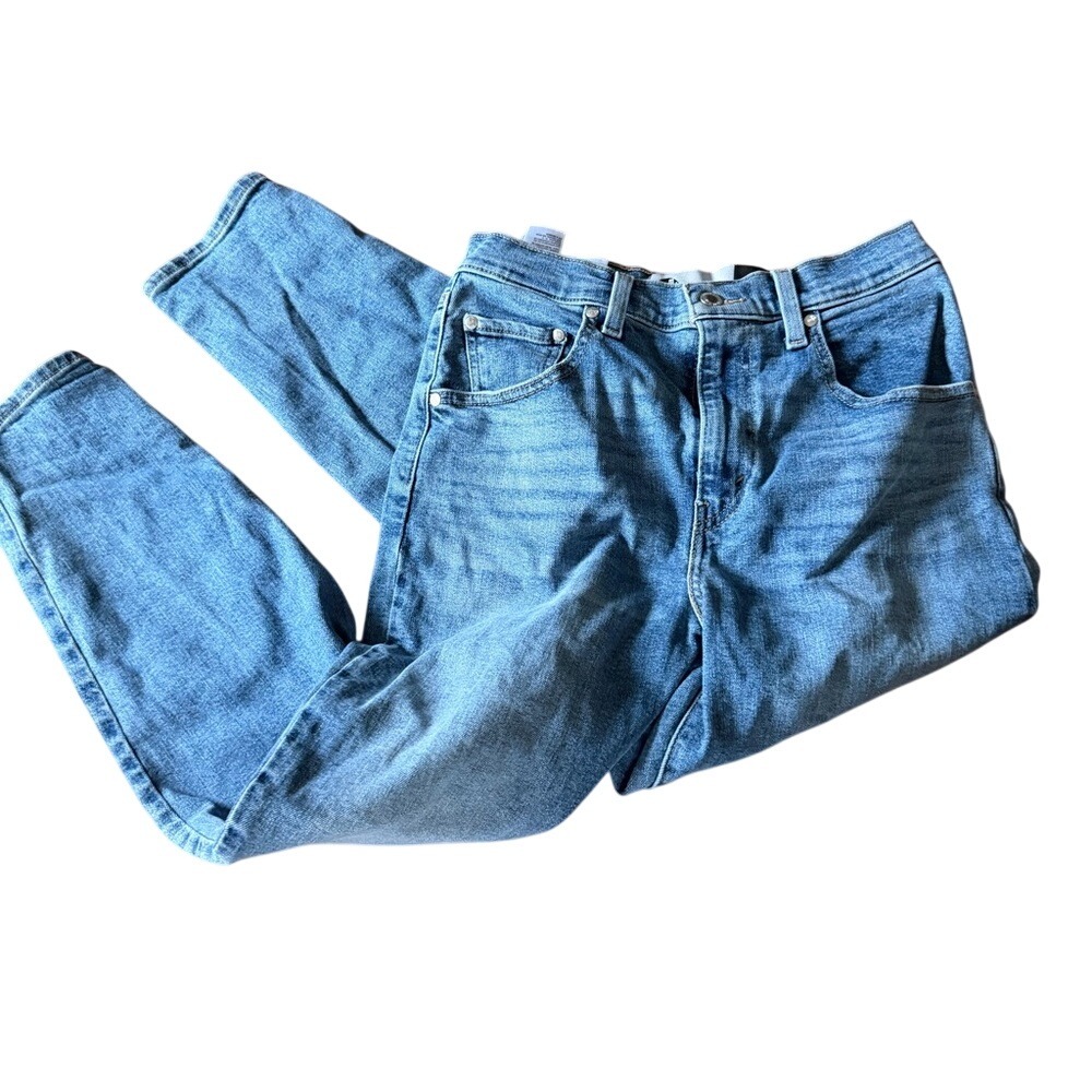 Levis SilverTab Mom Jeans Womens‎ 28 Medium Wash High Rise Tapered A3699-0003